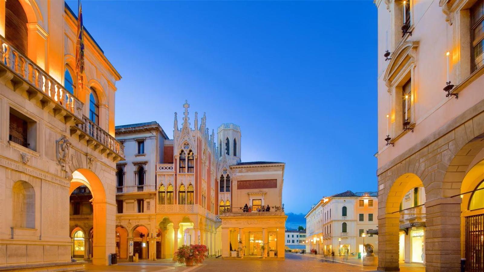 Officine Cavour Casa Dei Leoni Centro Storico Padova Apartment Luaran gambar